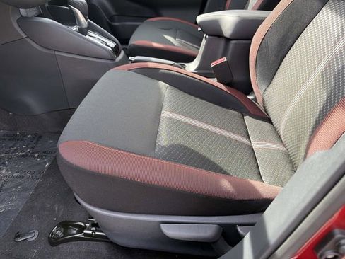 New 2025 Nissan Versa SR w/ Trunk Package image 15