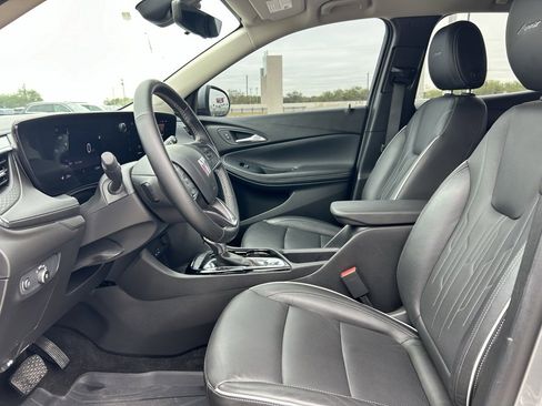 Used 2025 Buick Encore GX Avenir w/ Avenir Technology Package image 24
