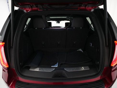 Used 2023 GMC Yukon Denali Ultimate image 10