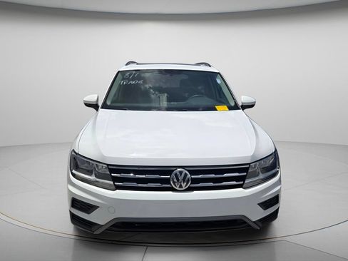 Certified 2021 Volkswagen Tiguan SE w/ Panoramic Sunroof Package FWD image 3