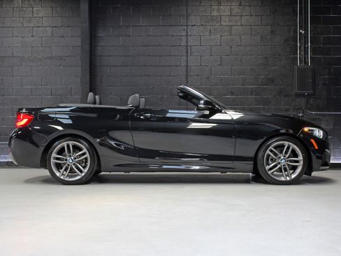 Used 2019 BMW 230i Convertible w/ M Sport Package image 19