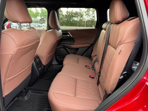 New 2025 Mitsubishi Outlander SEL image 15