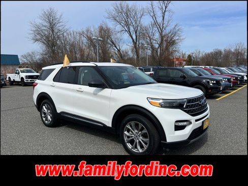 Certified 2023 Ford Explorer XLT w/ Equipment Group 202A AWD/4WD image 1