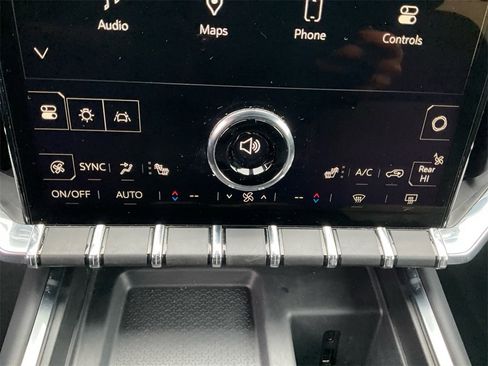 Used 2025 GMC Acadia Elevation image 21