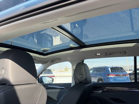 New 2026 Volkswagen Tiguan SE image 15