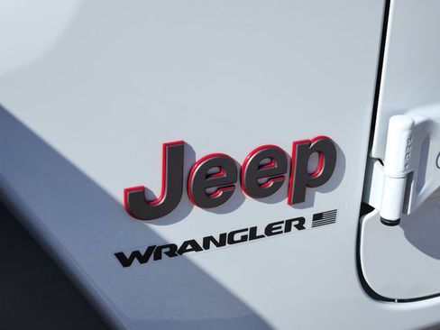 Certified 2025 Jeep Wrangler Rubicon image 11