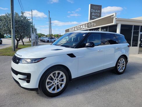 Used 2025 Land Rover Range Rover Sport SE image 1