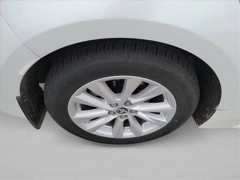 Used 2025 Toyota Corolla LE image 11