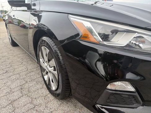 Used 2020 Nissan Altima 2.5 S FWD image 12