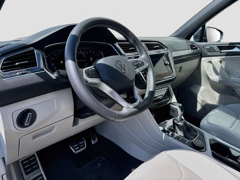 Certified 2023 Volkswagen Tiguan SEL R-Line AWD/4WD image 9