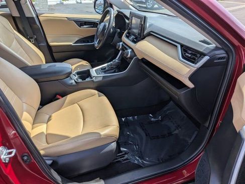 Used 2021 Toyota RAV4 XLE Premium AWD/4WD image 5