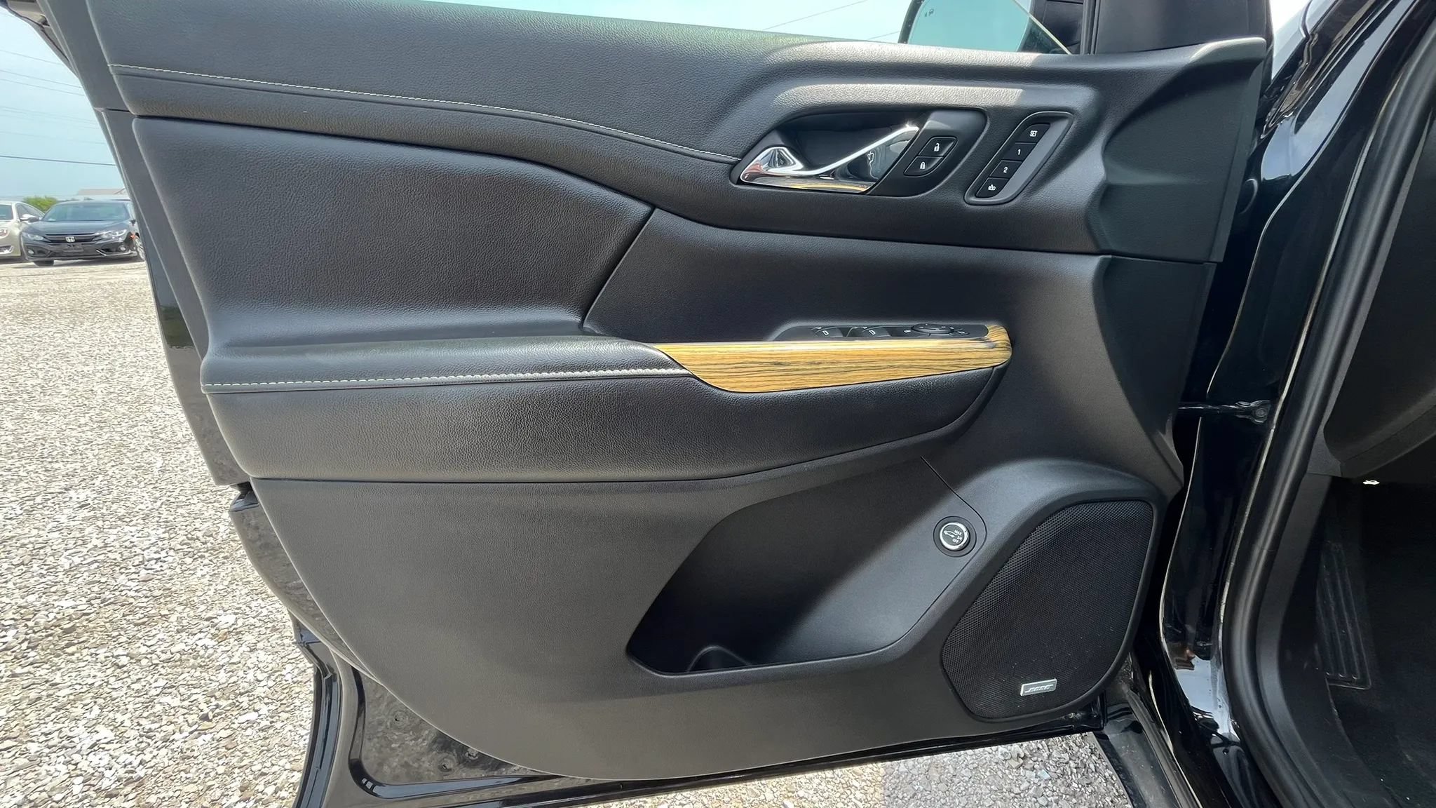 Used 2019 GMC Acadia Denali w/ LPO, Floor Liner Package AWD/4WD image 15