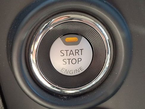 Certified 2024 Nissan Titan SV w/ SV Convenience Package image 26