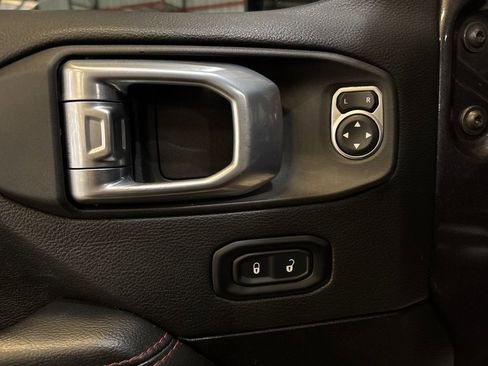 Used 2022 Jeep Gladiator Rubicon w/ Cold Weather Group AWD/4WD image 11