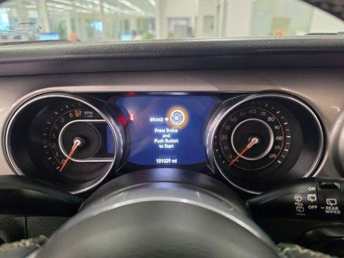 Used 2019 Jeep Wrangler Unlimited Sahara AWD/4WD image 14