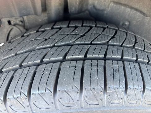 Used 2015 Ford Explorer XLT w/ Equipment Group 202B AWD/4WD image 16