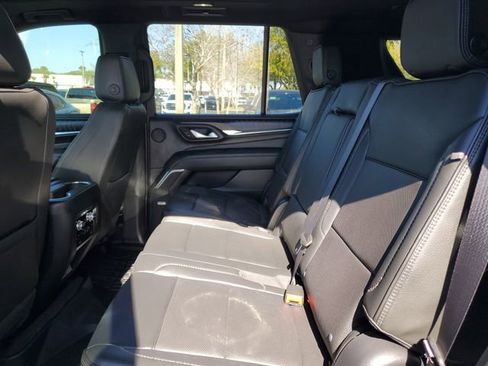 Used 2022 GMC Yukon Denali w/ Denali Premium Package image 10