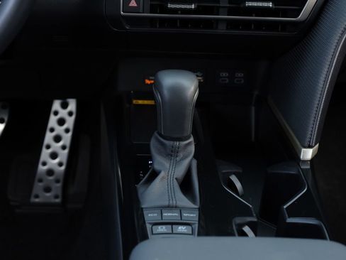 Used 2025 Toyota Camry SE image 14