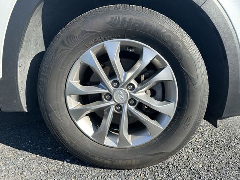 Used 2020 Hyundai Santa Fe SE AWD/4WD image 10