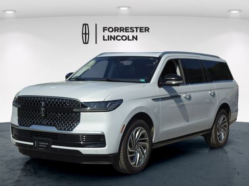 Used 2025 Lincoln Navigator L Reserve AWD/4WD image 7