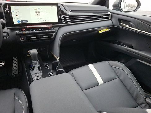 New 2026 Toyota Camry SE image 12