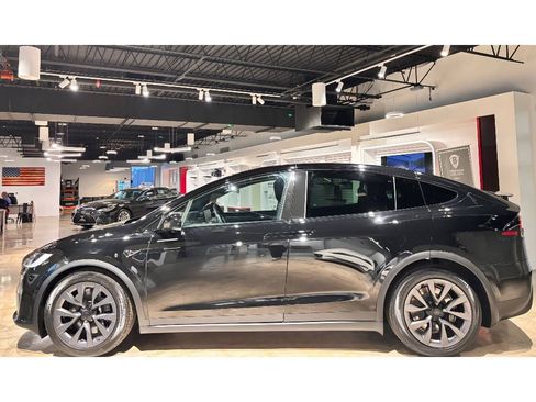 Used 2025 Tesla Model X image 8