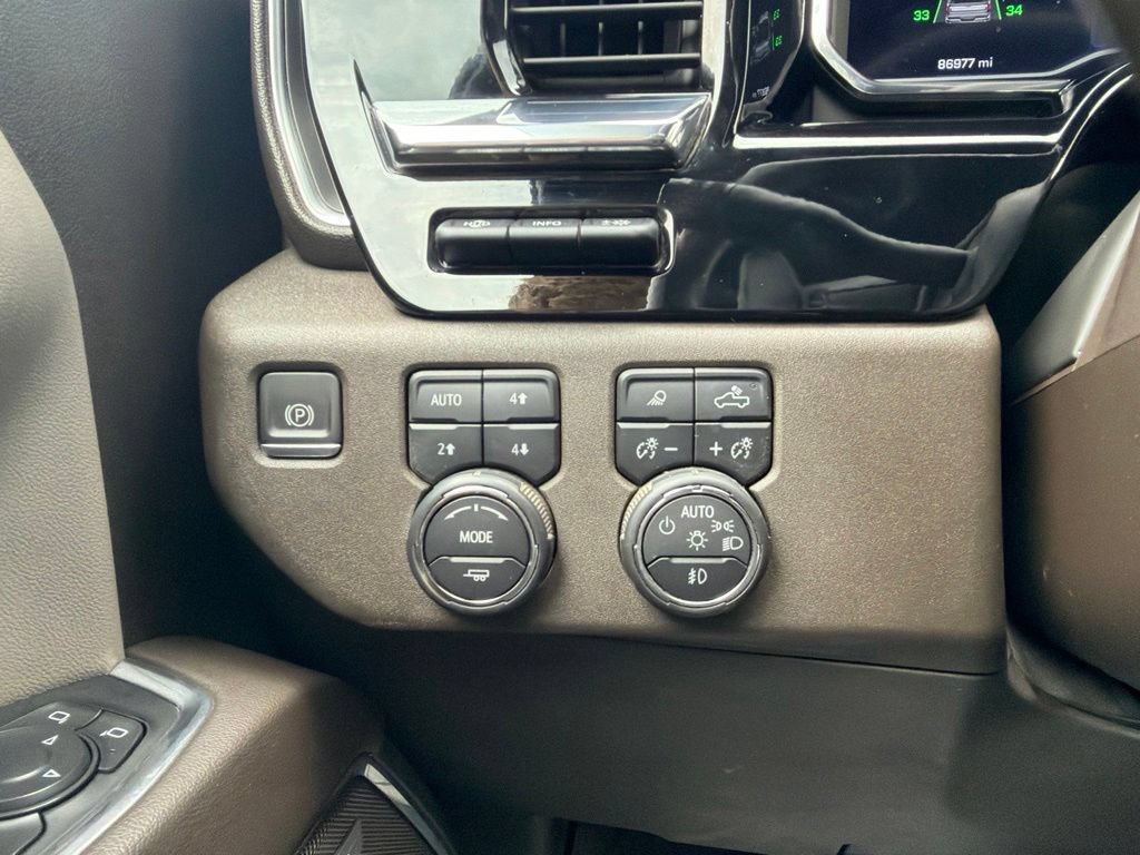 Used 2023 Chevrolet Silverado 1500 LTZ w/ Technology Package AWD/4WD image 28