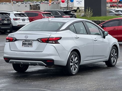 Used 2025 Nissan Versa SV FWD image 4