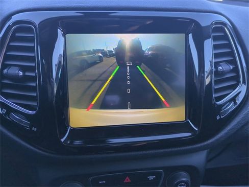 Used 2018 Jeep Compass Limited w/ Navigation Group image 20