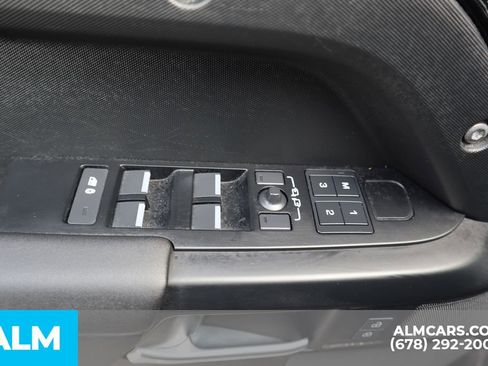 Used 2025 Land Rover Defender 110 S image 12