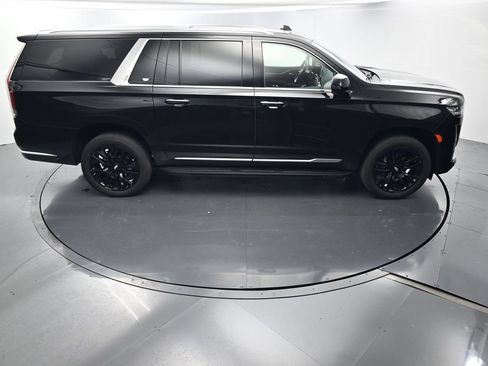 Used 2024 Cadillac Escalade ESV Premium Luxury RWD image 35
