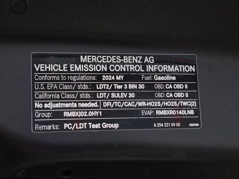 Used 2024 Mercedes-Benz GLC 300 4MATIC image 25