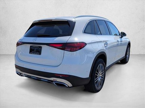 Used 2026 Mercedes-Benz GLC 300 image 2