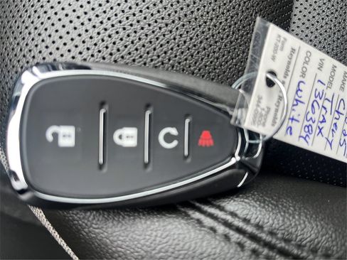 Used 2025 Chevrolet Trax ACTIV w/ Driver Confidence Package image 34