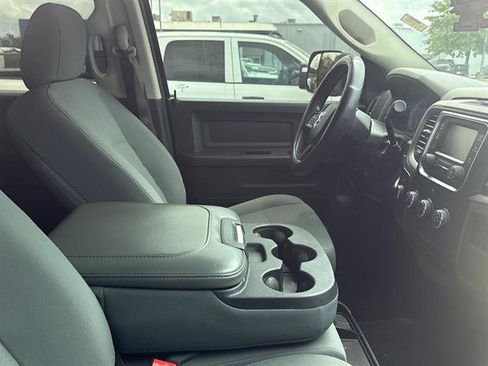 Used 2018 RAM 2500 Tradesman w/ Chrome Appearance Group AWD/4WD image 3