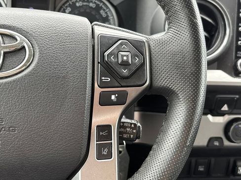 Used 2021 Toyota Tacoma SR5 RWD image 17