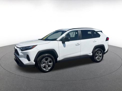 Used 2025 Toyota RAV4 LE image 8