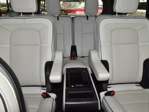 New 2026 Lincoln Aviator Black Label w/ Jet Appearance Package AWD/4WD image 22