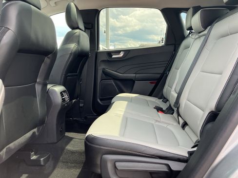 Used 2024 Ford Escape Platinum AWD/4WD image 30