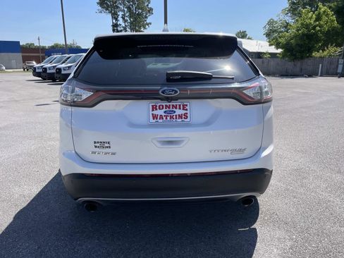 Used 2018 Ford Edge Titanium w/ Equipment Group 301A FWD image 5