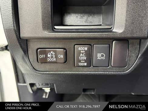 Used 2018 Toyota Tacoma TRD Sport w/ Technology Package AWD/4WD image 28