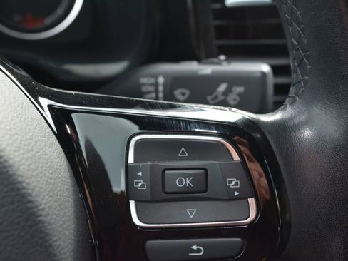 Used 2019 Volkswagen Beetle S image 16