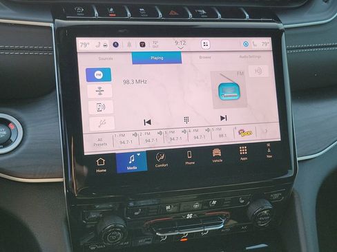 New 2025 Jeep Grand Cherokee L Limited w/ Luxury Tech Group II image 8