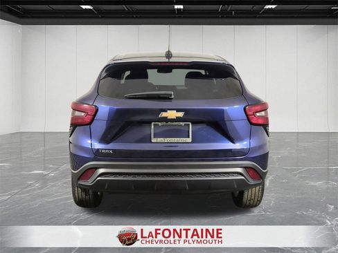 Used 2024 Chevrolet Trax LS w/ LS Convenience Package image 7