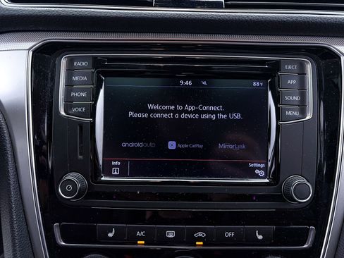Used 2019 Volkswagen Passat 2.0T Wolfsburg FWD image 20