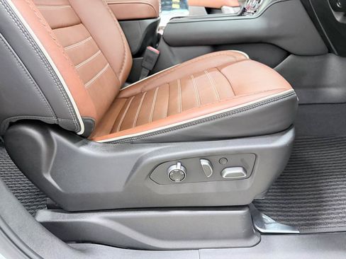Used 2024 GMC Yukon Denali Ultimate AWD/4WD image 24