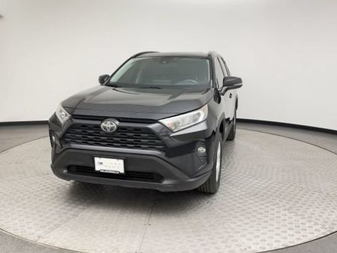 Used 2019 Toyota RAV4 XLE AWD/4WD image 7