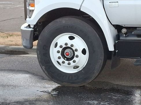 Used 2023 Ford F650 2WD Regular Cab Super Duty image 9