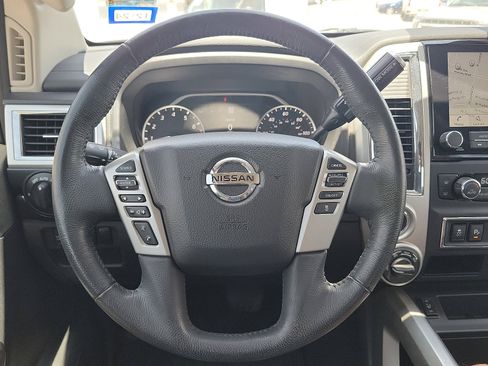 Used 2020 Nissan Titan SV w/ SV Convenience Package image 19