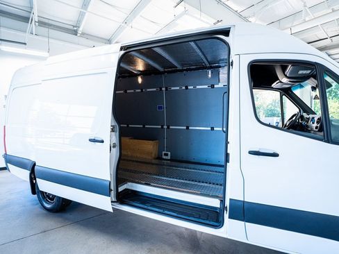 Used 2022 Mercedes-Benz Sprinter 3500 image 43